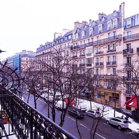 Elegant Haussmannien Apartment Paris